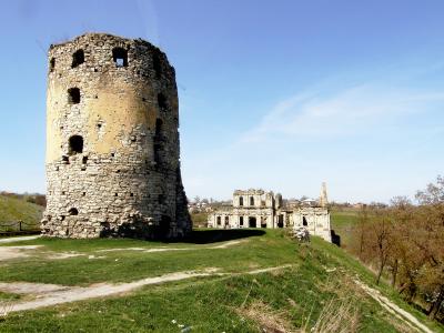 Пороховая башня замка в Скале-Подольской